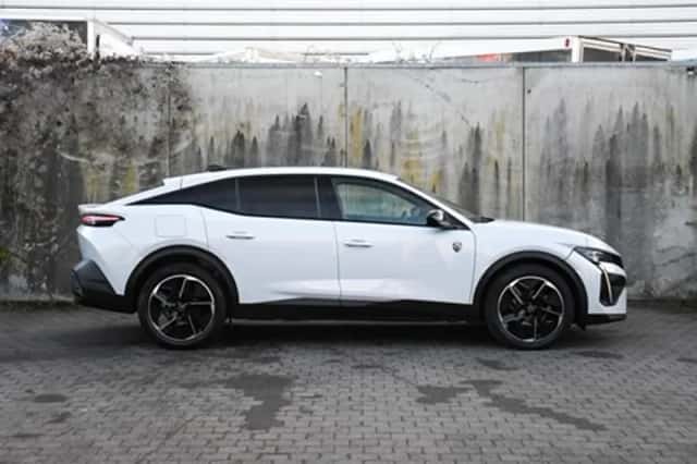 Peugeot 408 (2024) thumbnail 4