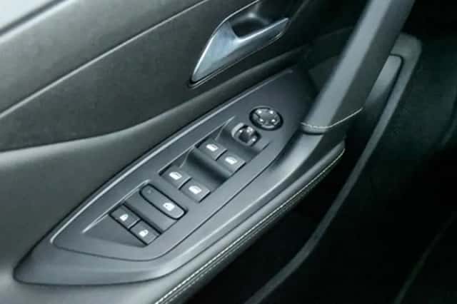 Peugeot 408 (2024) thumbnail 32
