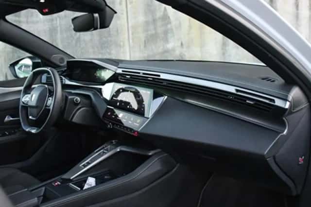 Peugeot 408 (2024) thumbnail 9