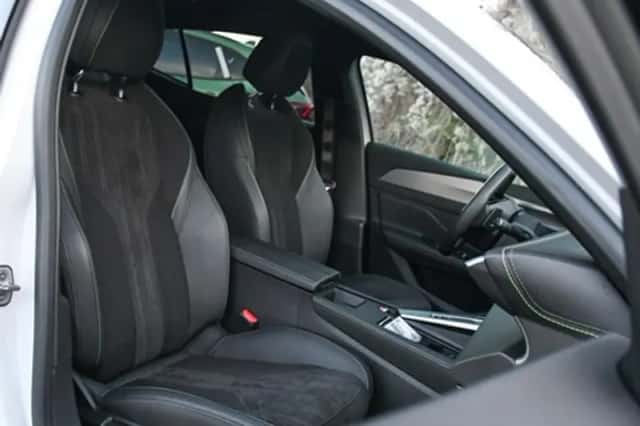 Peugeot 408 (2024) thumbnail 10