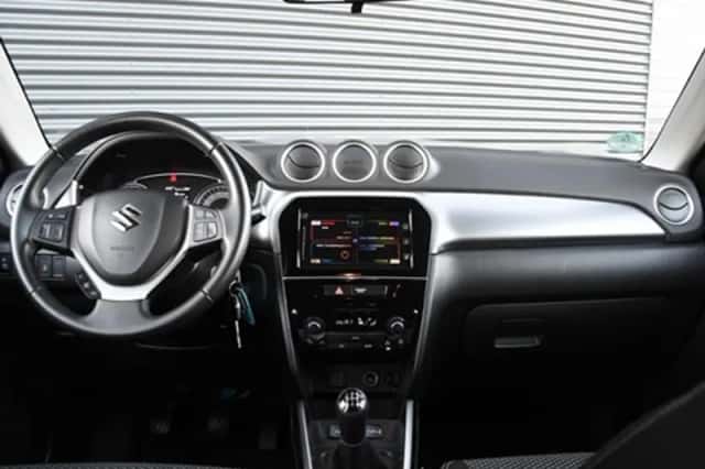 Suzuki Vitara (2020) thumbnail 13