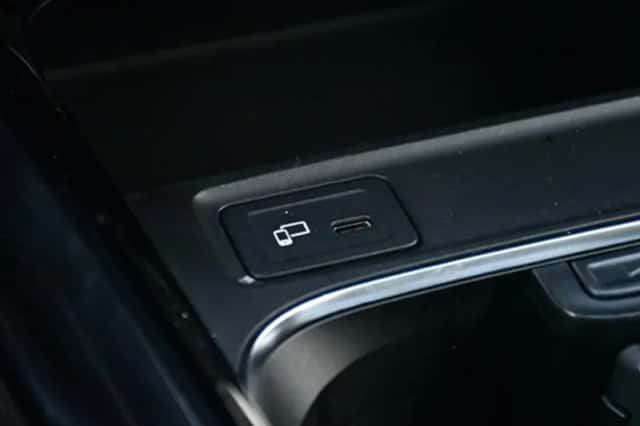 Mercedes-Benz B (2019) thumbnail 21