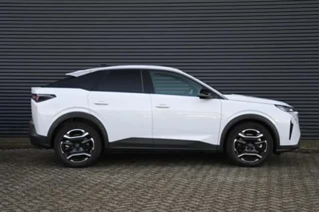 Peugeot 3008 (2025) thumbnail 4