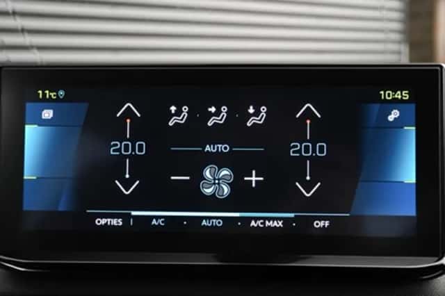 Peugeot 3008 (2021) thumbnail 18