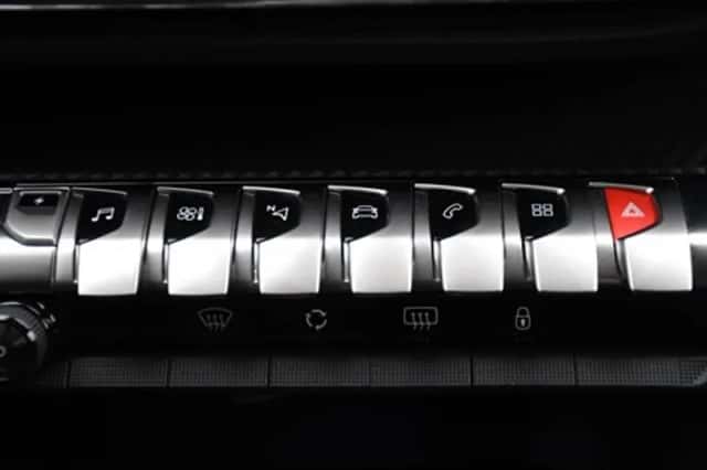 Peugeot 3008 (2021) thumbnail 22