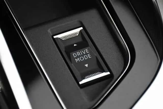 Peugeot 3008 (2021) thumbnail 25