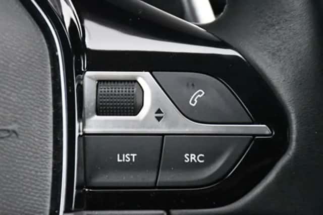 Peugeot 3008 (2021) thumbnail 26