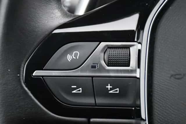 Peugeot 3008 (2021) thumbnail 27