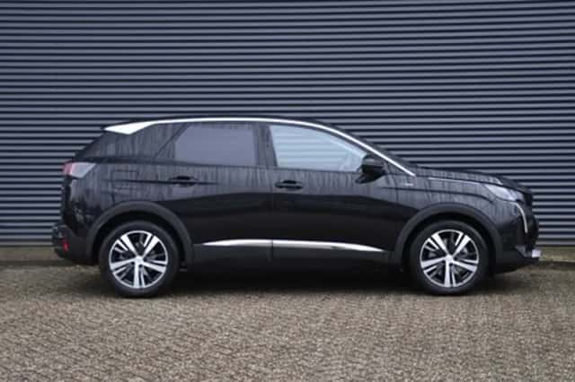 Peugeot 3008 (2021) thumbnail 4