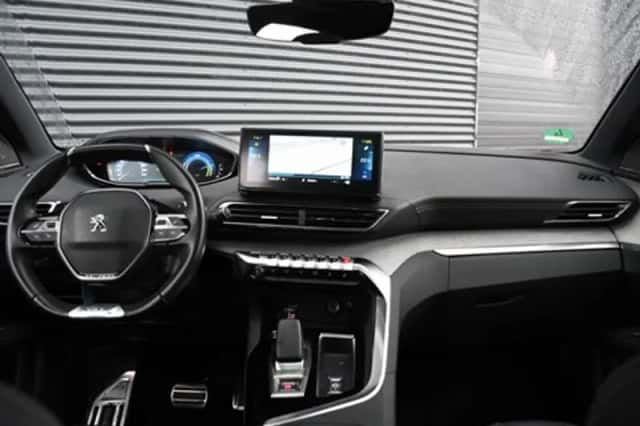 Peugeot 3008 (2022) thumbnail 12