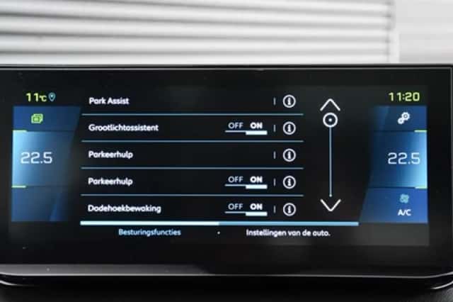 Peugeot 3008 (2022) thumbnail 18