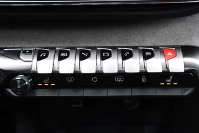 Peugeot 3008 (2022) thumbnail 22