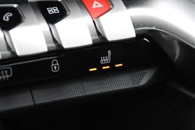 Peugeot 3008 (2022) thumbnail 23