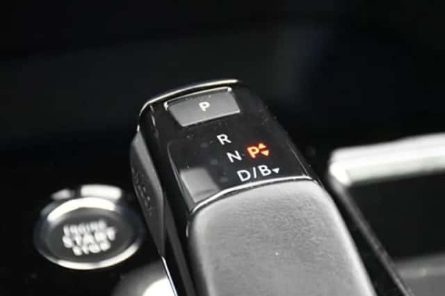 Peugeot 3008 (2022) thumbnail 24