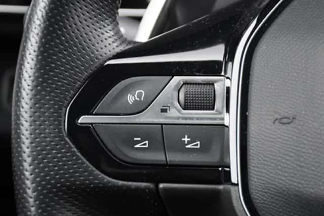 Peugeot 3008 (2022) thumbnail 27