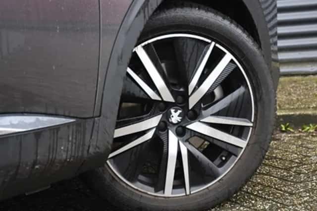 Peugeot 3008 (2022) thumbnail 6