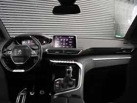 Peugeot 3008 (2018) thumbnail 13