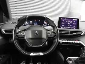 Peugeot 3008 (2018) thumbnail 14