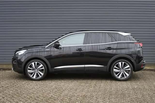 Peugeot 3008 (2018) thumbnail 3