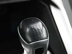 Peugeot 3008 (2018) thumbnail 24
