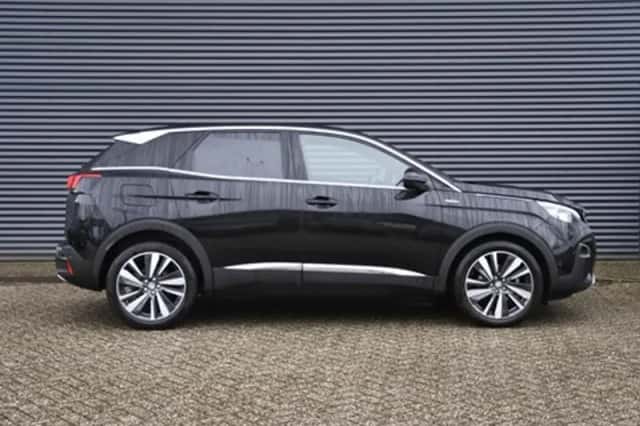 Peugeot 3008 (2018) thumbnail 4