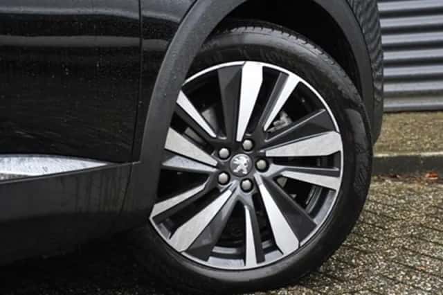 Peugeot 3008 (2018) thumbnail 7