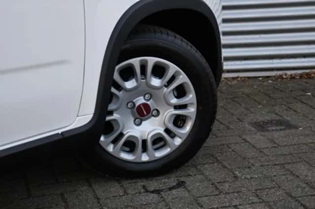 Fiat Panda (2024) thumbnail 6