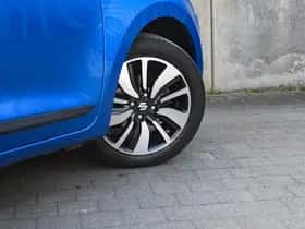 Suzuki Swift (2019) thumbnail 8