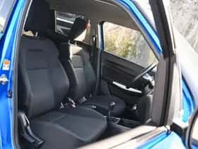 Suzuki Swift (2019) thumbnail 10