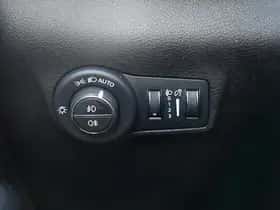 Jeep Compass (2023) thumbnail 36