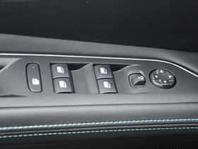 Peugeot 3008 (2021) thumbnail 32