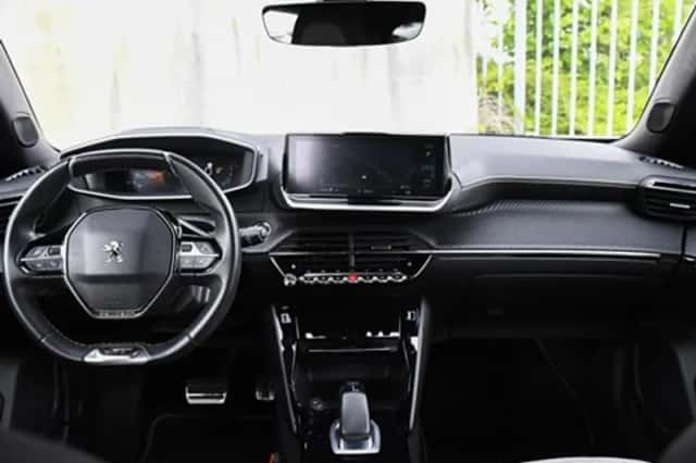 Peugeot e-2008 (2022) thumbnail 13