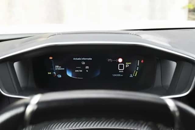 Peugeot e-2008 (2022) thumbnail 15