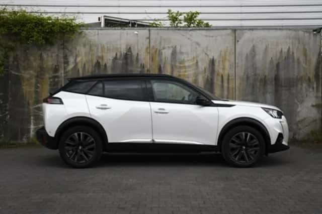 Peugeot e-2008 (2022) thumbnail 3