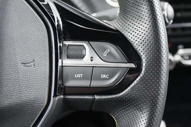 Peugeot e-2008 (2022) thumbnail 25