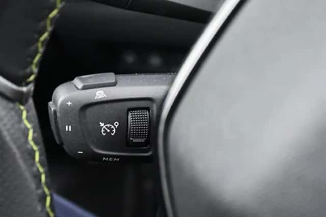 Peugeot e-2008 (2022) thumbnail 27