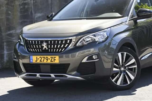 Peugeot 5008 (2020) thumbnail 2