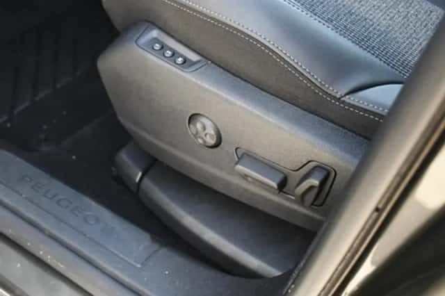 Peugeot 5008 (2020) thumbnail 12