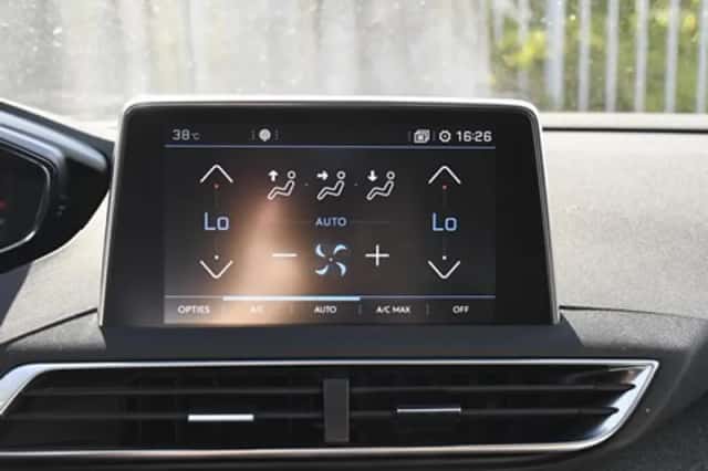 Peugeot 5008 (2020) thumbnail 29
