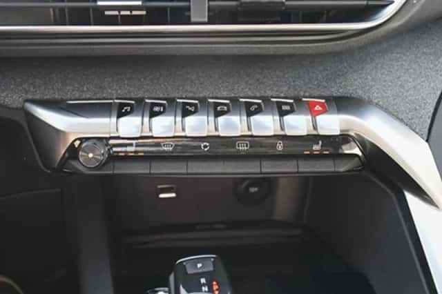 Peugeot 5008 (2020) thumbnail 35
