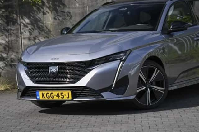 Peugeot 308 (2023) thumbnail 2