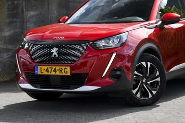 Peugeot 2008 (2021) thumbnail 1