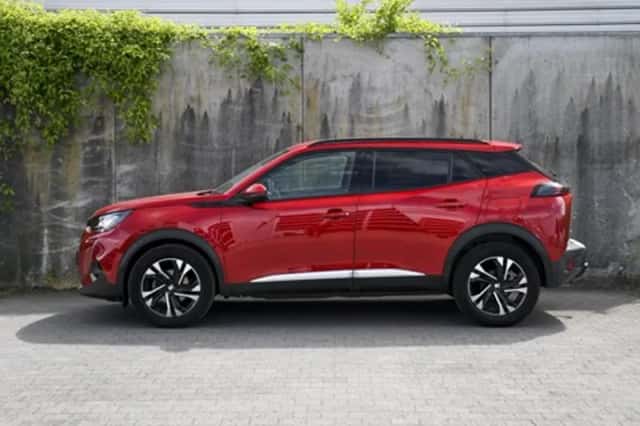 Peugeot 2008 (2021) thumbnail 2