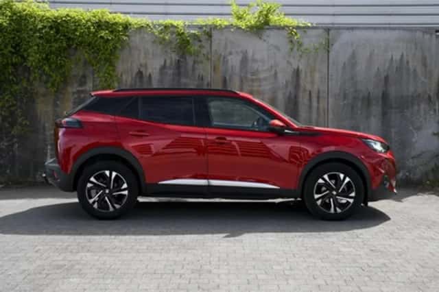 Peugeot 2008 (2021) thumbnail 3