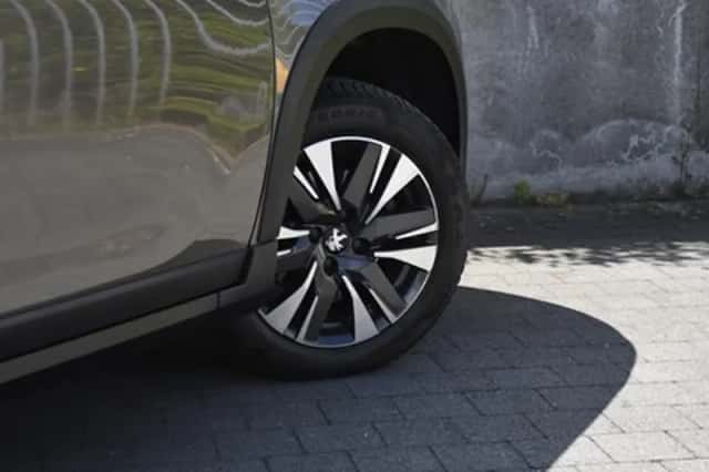 Peugeot 2008 (2017) thumbnail 6