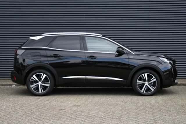 Peugeot 3008 (2022) thumbnail 4