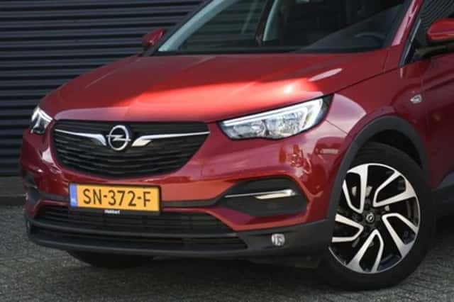 Opel Grandland X (2018) thumbnail 2