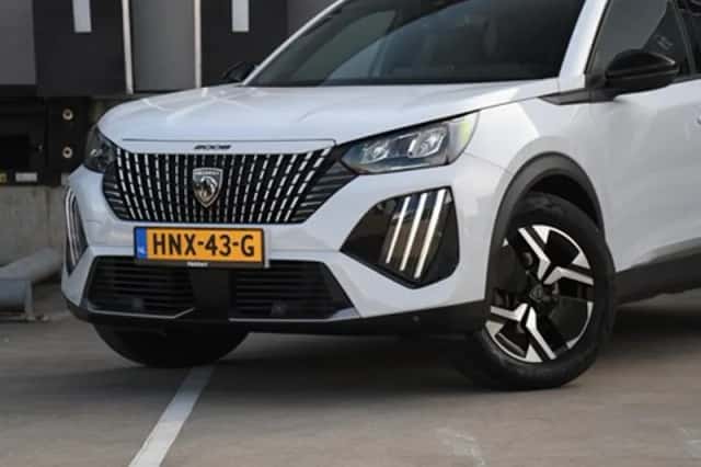 Peugeot 2008 (2024) thumbnail 2