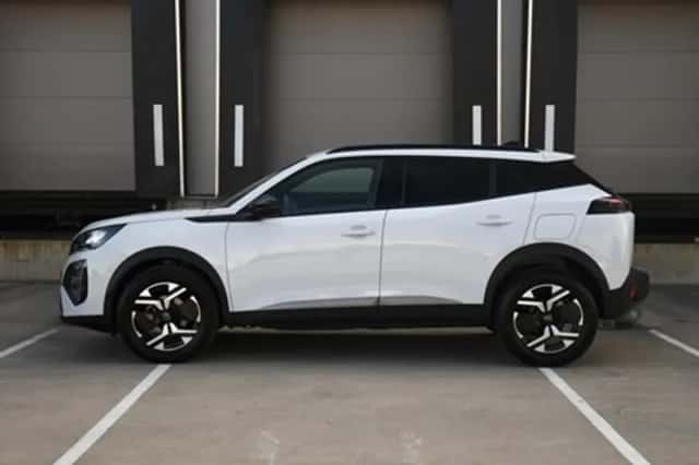 Peugeot 2008 (2024) thumbnail 3