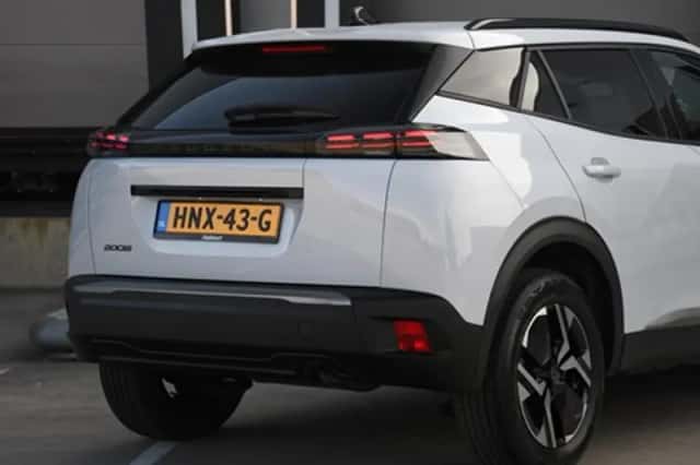 Peugeot 2008 (2024) thumbnail 6